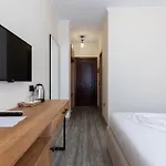 Hotel Broadway Boutique 4*