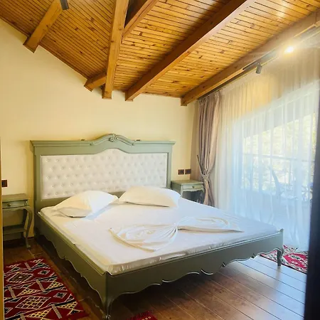 Broadway Boutique 4*