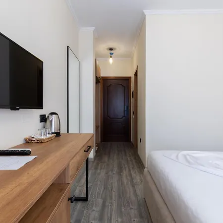 Hotel Broadway Boutique 4*