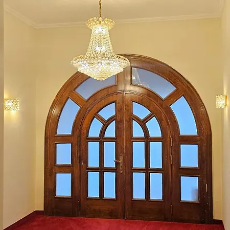 Broadway Boutique Отель 4*