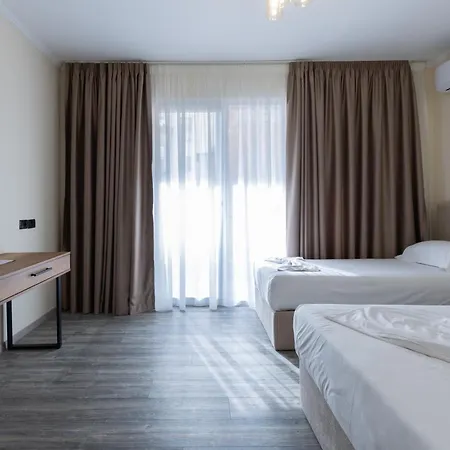 Hotel Broadway Boutique 4*