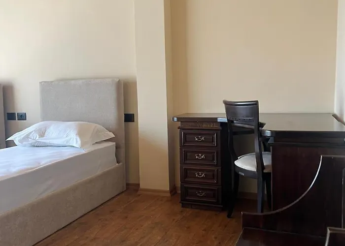 Broadway Boutique 4*