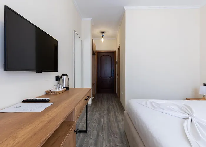 Hotel Broadway Boutique 4*